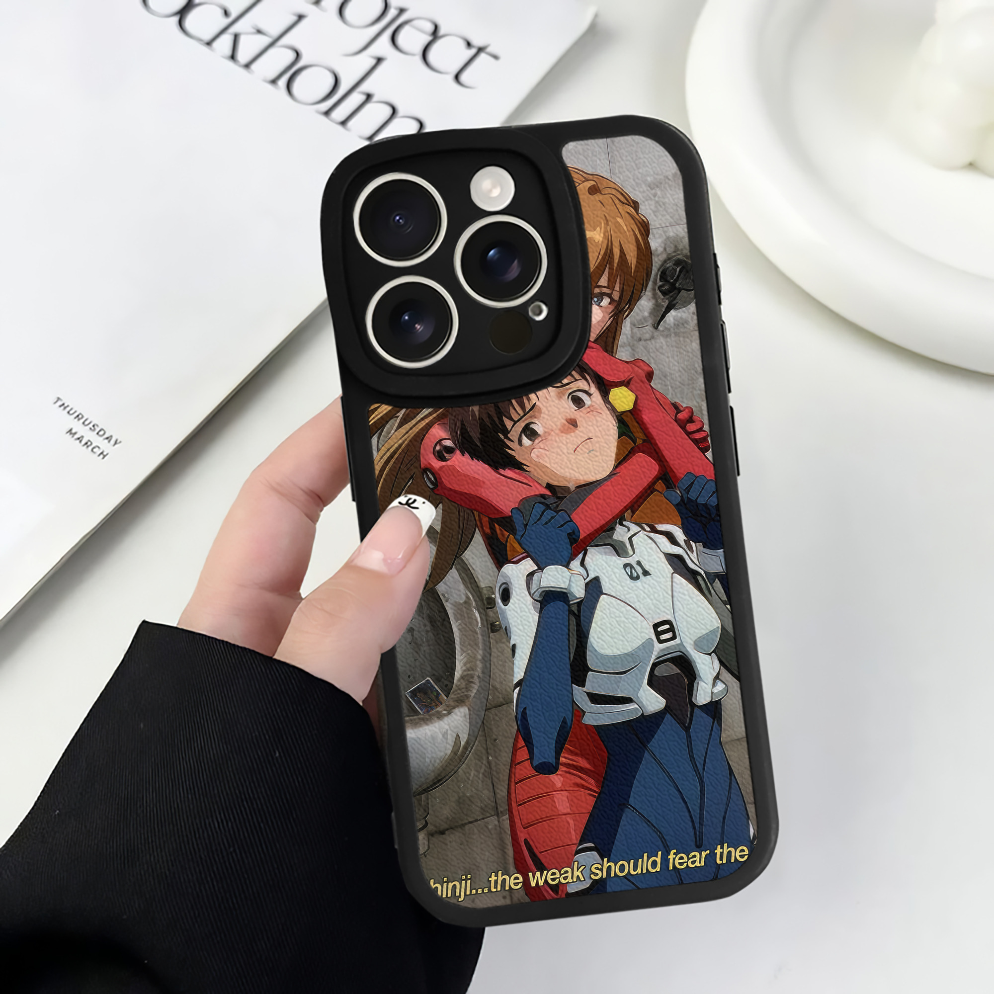 （画像用） EVA 新世紀エヴァンゲリオン 【iPhone 16シリーズ対応】シリコンスマホケース（レザー調） 材質：シリコン